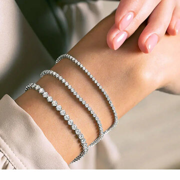 Armschmuck mit Diamanten