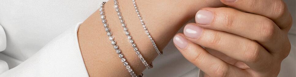 Armschmuck mit Diamanten