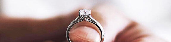 Verlobungsringe ab € 129 mit Diamant und Farbedelstein