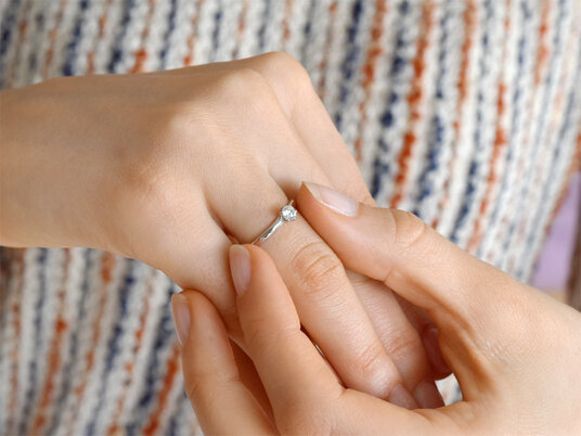 Verlobungsring Melody in 9K Weißgold mit Diamant 0,25ct