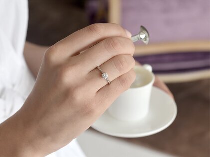 Verlobungsring Spirit in 18K Weißgold mit Labordiamant 0,50ct E/VS