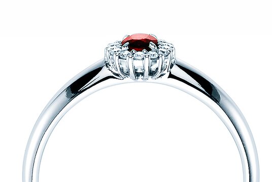 Verlobungsring Jolie in 9K Weißgold mit Rubin 0,25ct und Diamanten 0,06ct