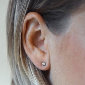 Ohrstecker Eternal in 14K Gelbgold mit Diamanten 0,10ct GSI G/SI
