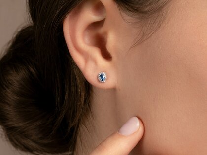 Ohrstecker Jolie in 14K Weißgold mit Saphiren 0,50ct und Diamanten 0,08ct