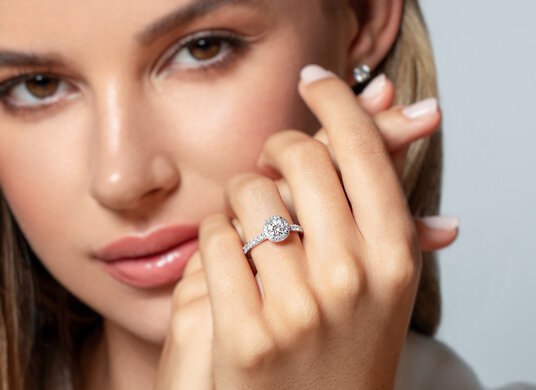 Verlobungsring Pure Infinity in Platin