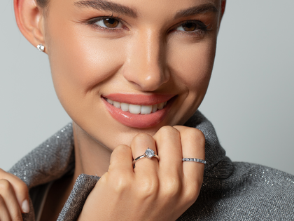 Verlobungsring Trinity in 14K Weißgold poliert
