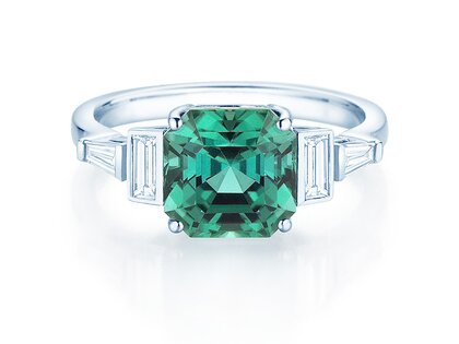 Verlobungsring Aureline in 9K Weißgold mit Grüner Turmalin 3,00ct und natürliche Diamanten 0,48ct