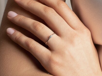 Geburtsstein-Ring Vivid Petite April in 9K Gelbgold mit Diamant 0,08ct und Diamanten 0,02ct