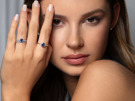 Verlobungsring Dusk mit Diamant und Farbedelstein in 9K Roségold mit Saphir 0,19ct und Diamanten 0,19ct