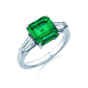 Verlobungsring Emerald Elegance in 14K Weißgold mit Smaragd 1,80ct und Diamanten 0,40ct