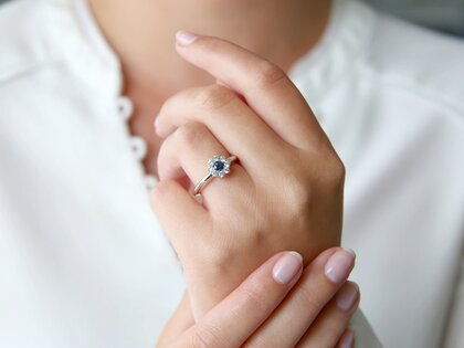 Verlobungsring Lovely in Platin 950/- mit Saphir 0,10ct und Diamanten 0,15ct