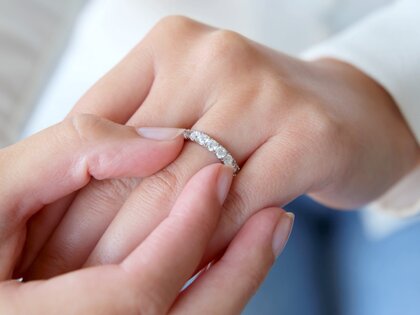 Verlobungsring Dusk in 18K Weißgold mit Labordiamanten 1,40ct E/VS