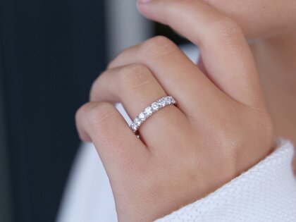 Verlobungsring Dusk in 18K Weißgold mit Labordiamanten 1,40ct E/VS