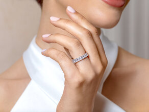 Verlobungsring Emerald Cut Eternity in 14K Weißgold mit Diamanten 4,20ct G/VS