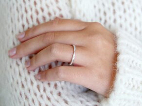 Verlobungsring V-Eternity in 14K Weißgold mit Diamanten 0,22ct G/SI