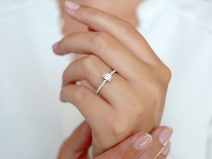 Verlobungsring Elaine in 14K Weißgold mit Diamanten 0,86ct G/VS