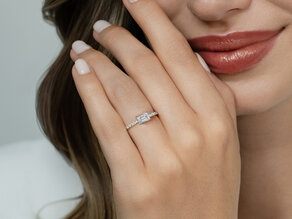 Verlobungsring Emerald-Cut in 14K Weißgold mit Diamanten 0,46ct G/VS