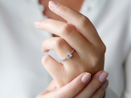 Verlobungsring Emerald-Cut