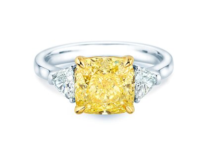 Verlobungsring Fancy Yellow Trillion Radiance in 9K Weißgold mit Diamanten 4,20ct G/SI