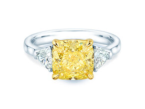 Verlobungsring Fancy Yellow Trillion Radiance in 9K Weißgold mit Diamanten 4,20ct G/SI