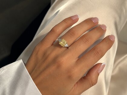 Verlobungsring Fancy Yellow Trillion Radiance