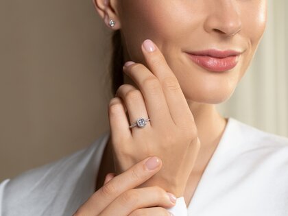 Verlobungsring Halo Cushion Pavé in 14K Weißgold mit Diamanten 1,30ct G/SI
