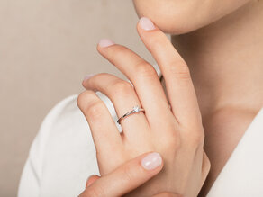 Verlobungsring Heart Clean in 14K Weißgold mit Diamant 0,16ct G/SI