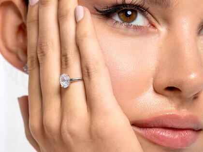 Verlobungsring Oval Cut in 9K Gelbgold mit Labordiamant 1,50ct E/VS