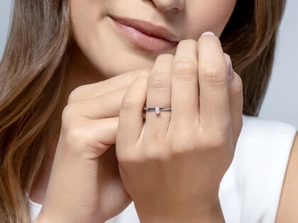 Verlobungsring Pear Clean in 9K Weißgold mit Diamant 0,08ct G/SI