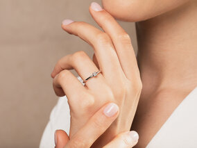 Verlobungsring Radiant Clean in 9K Weißgold mit Diamant 0,08ct G/SI