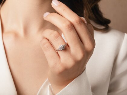 Verlobungsring Brilliant Tapered Baguette  in 9K Gelbgold mit Labordiamanten 0,41ct E/VS