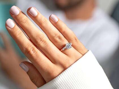 Verlobungsring Brilliant Tapered Baguette  in 9K Gelbgold mit Labordiamanten 0,41ct E/VS