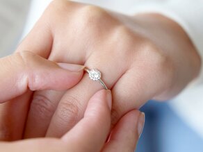 Verlobungsring Flower in 14K Weißgold mit Diamanten 0,33ct G/SI