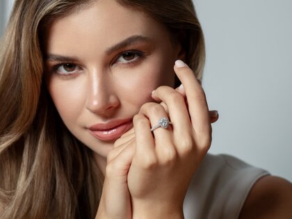 Verlobungsring Pure Love in 9K Gelbgold mit Labordiamanten 0,65ct E/VS
