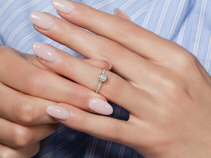 Verlobungsring Radiant Halo Pavé in 9K Gelbgold mit Diamanten 0,58ct G/SI