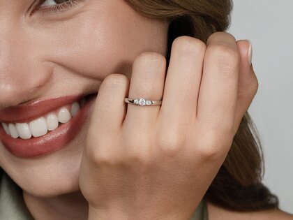 Verlobungsring 3 Stones in 9K Weißgold mit Diamanten 0,11ct G/SI