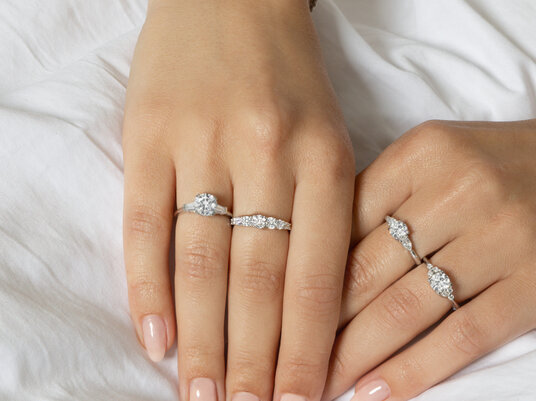 Verlobungsring 9 Diamonds in Platin