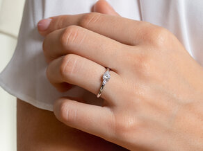 Verlobungsring Vivid Petite Diamond in 9K Weißgold mit Diamanten 0,40ct G/SI