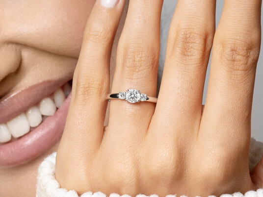 Verlobungsring Vivid Petite Diamond