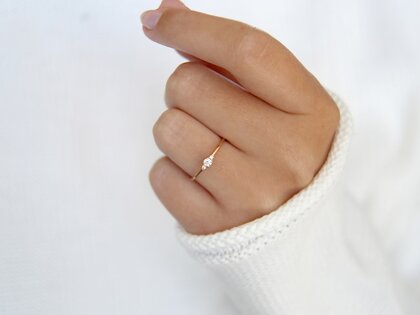 Verlobungsring Vivid Petite Diamond in 9K Roségold mit Diamanten 0,10ct G/SI