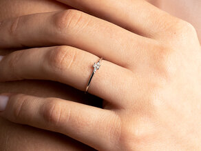 Verlobungsring Vivid Petite Emerald Cut in 14K Weißgold mit Diamanten 0,10ct G/VS