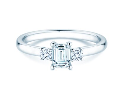 Verlobungsring Vivid Petite Emerald Cut in 9K Weißgold mit Diamanten 0,40ct G/VS
