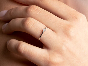 Verlobungsring Vivid Petite Oval Cut in 14K Gelbgold mit Diamanten 0,10ct G/SI