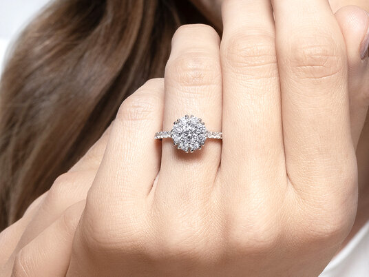 Verlobungsring Bloom Pavé in Platin