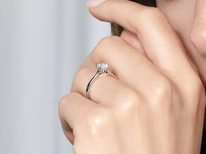 Verlobungsring Classic 4 Hidden Halo in Platin