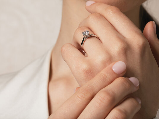 Verlobungsring Classic 4 Hidden Halo in 18K Gelbgold mit Labordiamanten 1,08ct