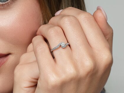 Verlobungsring Crush  in 14K Weißgold mit Diamanten 0,27ct G/SI
