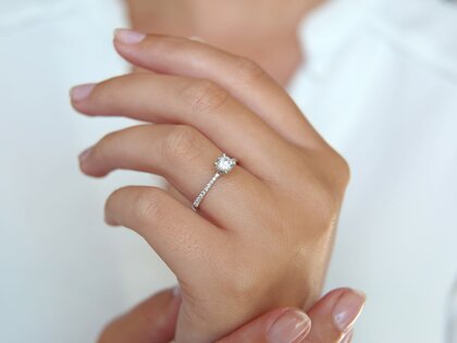 Verlobungsring Grace in 18K Weißgold mit Diamanten 0,70ct G/SI