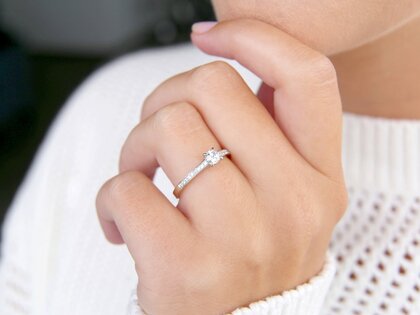 Verlobungsring Modern Pavé in 14K Weißgold mit Diamanten 0,35ct G/SI