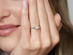 Verlobungsring Surprise Pavé in Platin